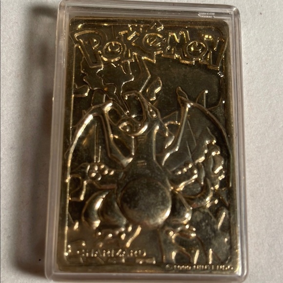 Pokemon Gold Limited Edition Charizard Card - Picture 2 of 3
